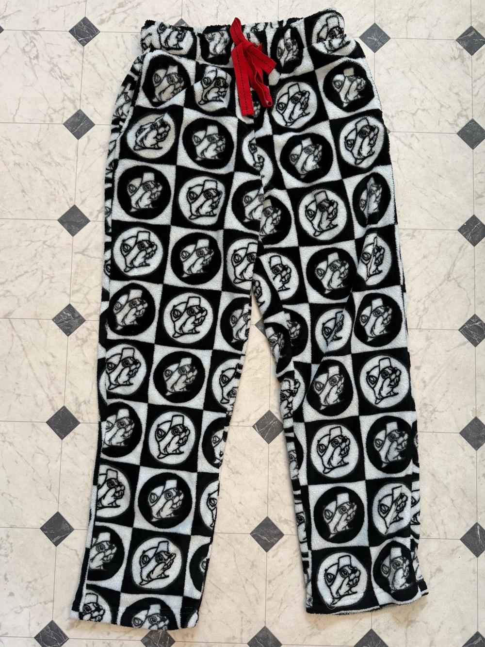 KBlack & White Buc-ees Fleece Pants with Red Drawstring